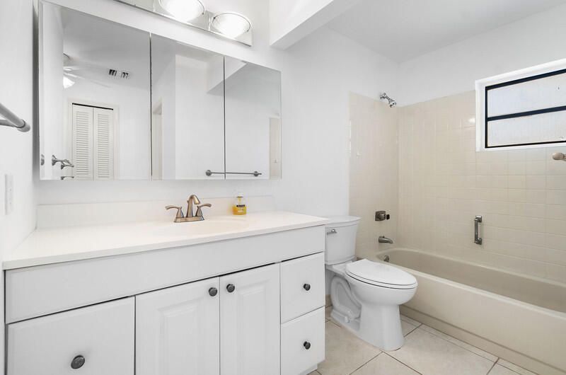 10120 Eaglewood Terrace, Unit B, Boynton Beach, FL 33436 Photo