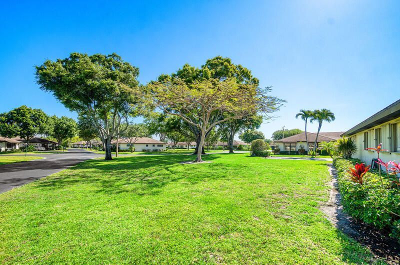 10120 Eaglewood Terrace, Unit B, Boynton Beach, FL 33436 Photo