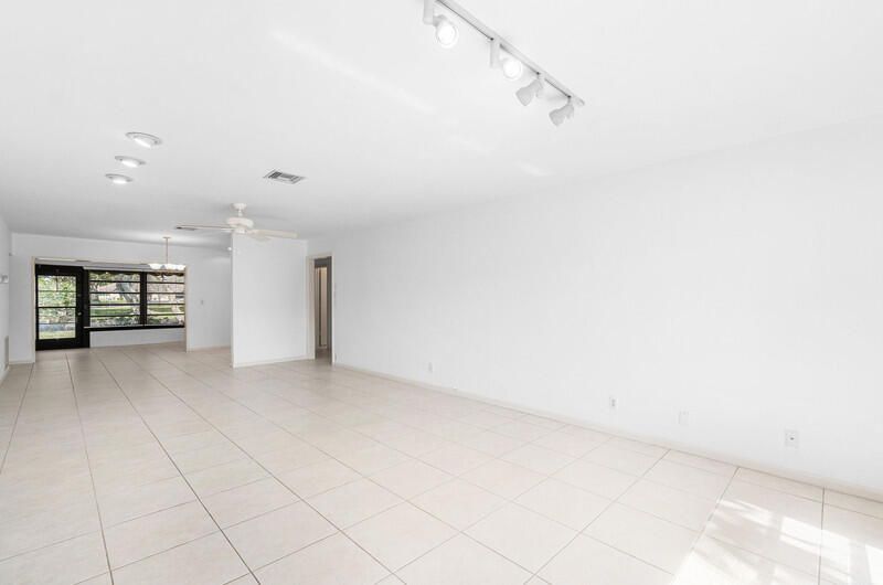 10120 Eaglewood Terrace, Unit B, Boynton Beach, FL 33436 Photo