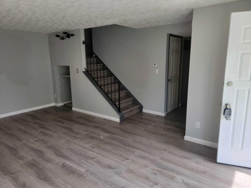 3810 Charbonnett Court , Columbus, OH 43232 Photo 2