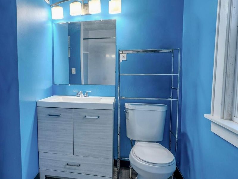 586 S Hague Avenue , Columbus, OH 43204 Photo 11