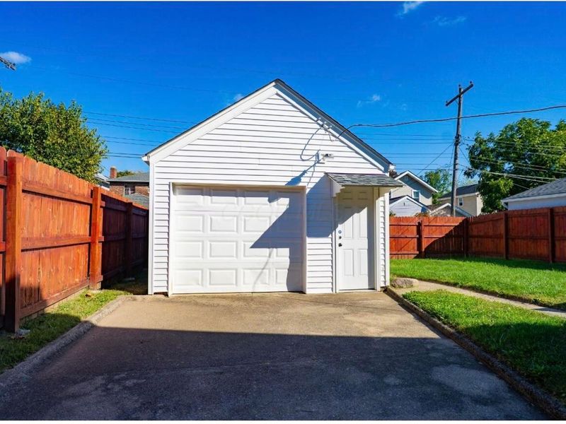 586 S Hague Avenue , Columbus, OH 43204 Photo 6