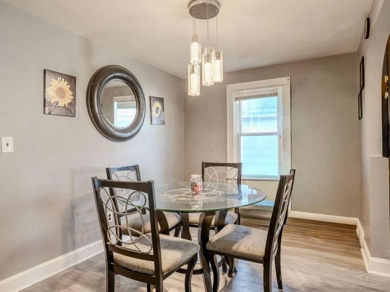 586 S Hague Avenue , Columbus, OH 43204 Photo 8