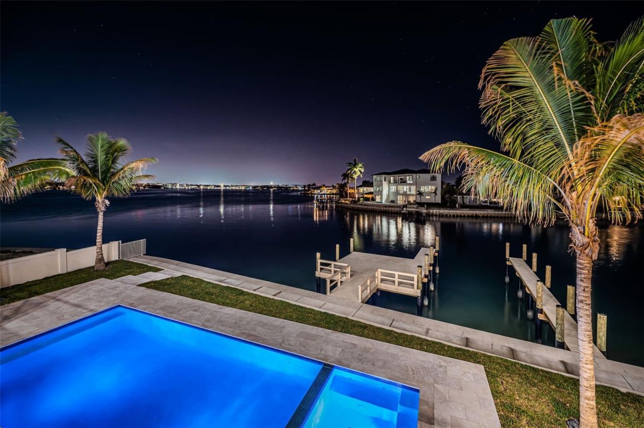 236 Howard Drive, Belleair Beach, FL 33786 Photo