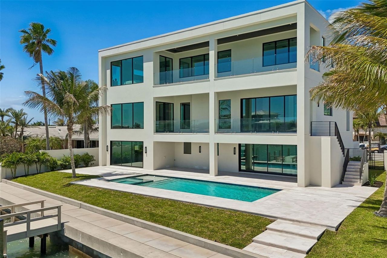 236 Howard Drive, Belleair Beach, FL 33786 Photo