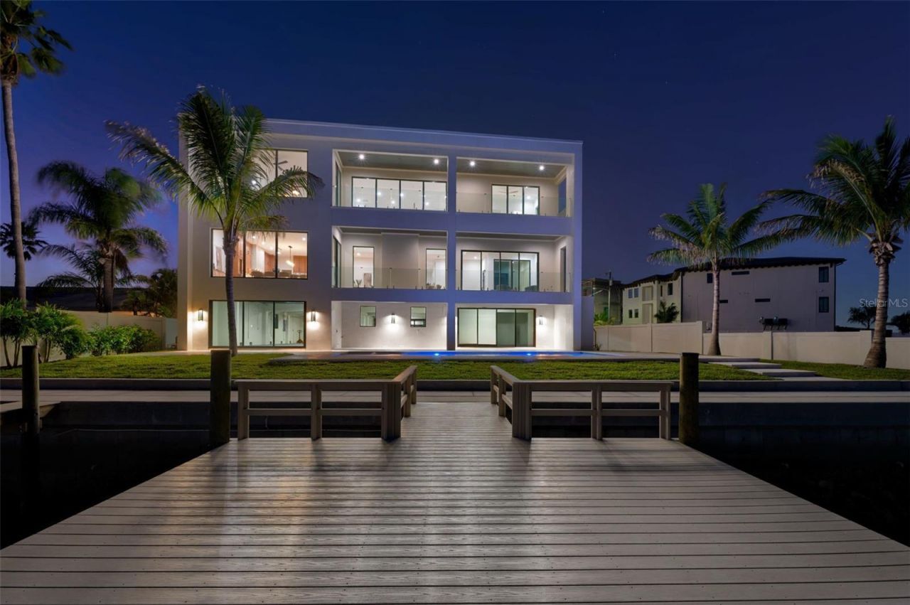 236 Howard Drive, Belleair Beach, FL 33786 Photo