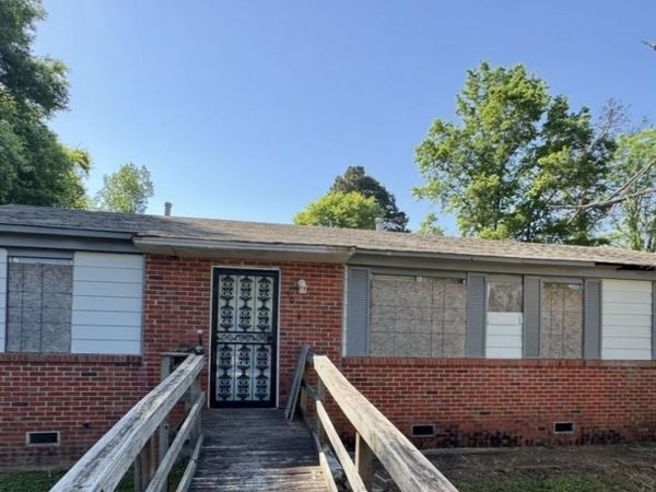 5076 NEWTON DR, Memphis, TN 38109