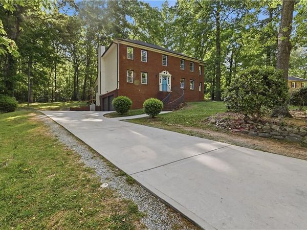 3556 Hadley Place , Snellville, GA 30039