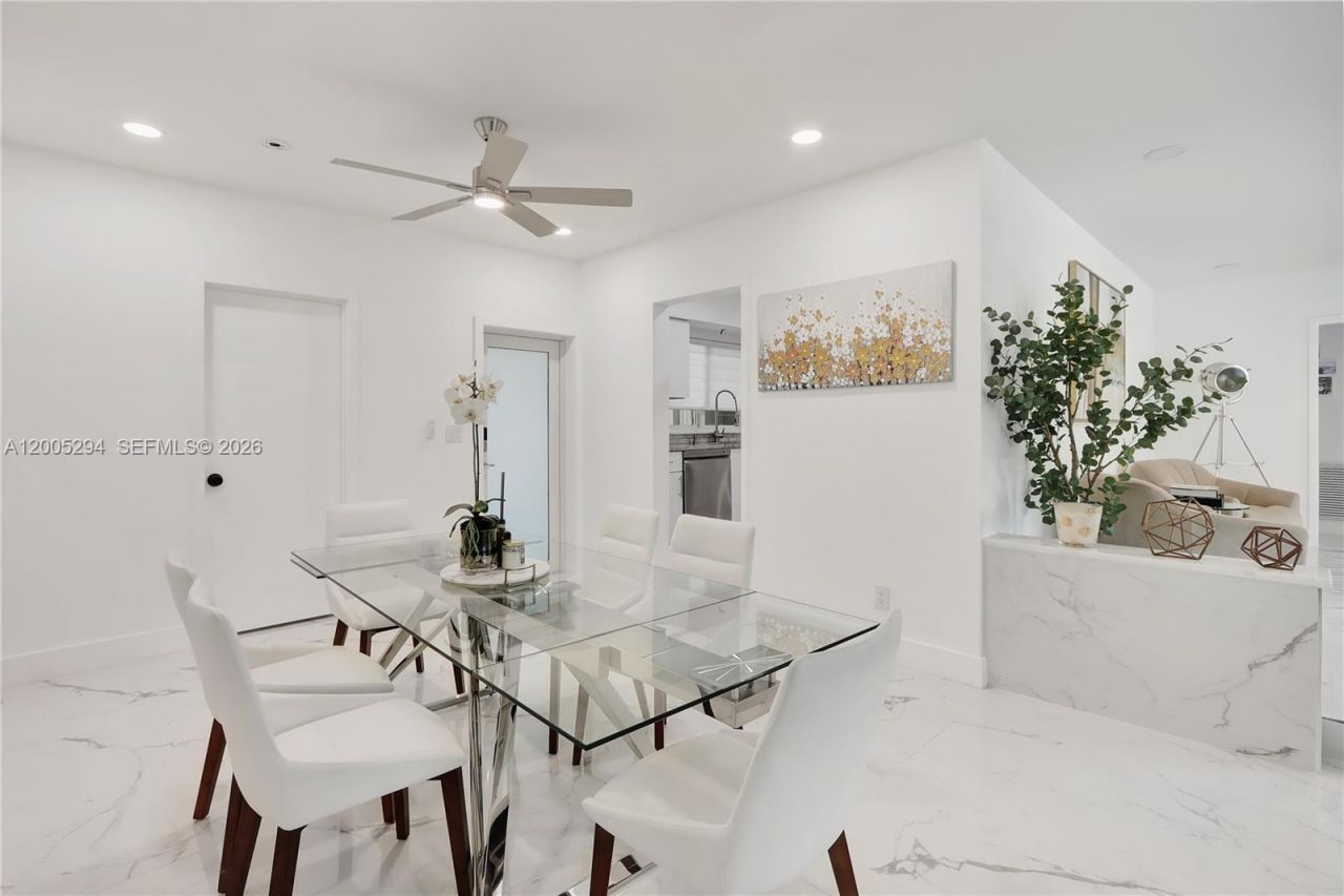 2101 NW 26th St , Miami, FL 33142 Photo