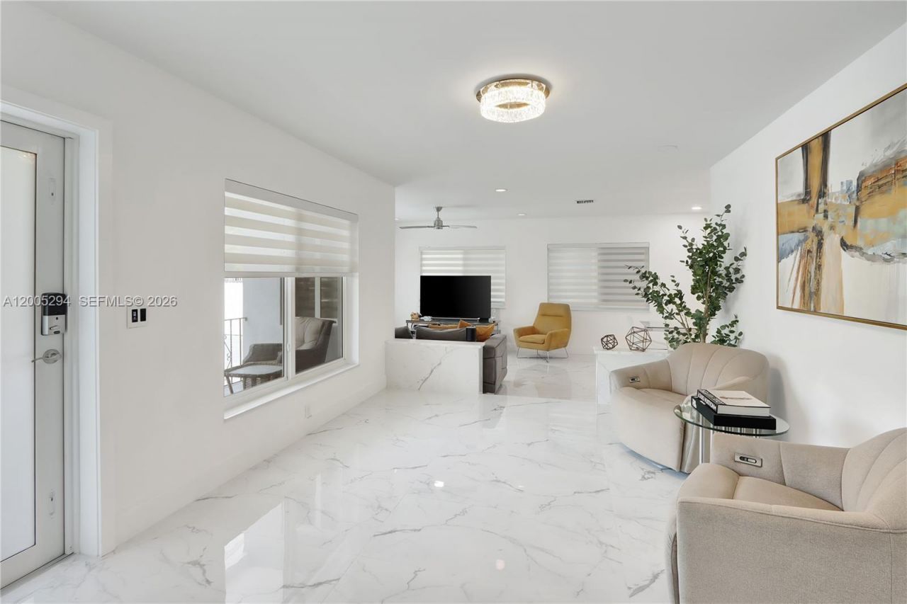 2101 NW 26th St , Miami, FL 33142 Photo