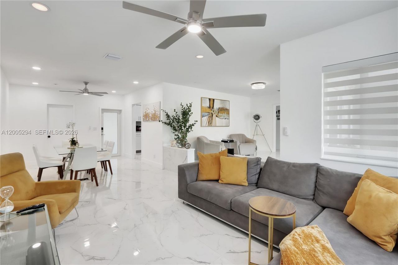 2101 NW 26th St , Miami, FL 33142 Photo