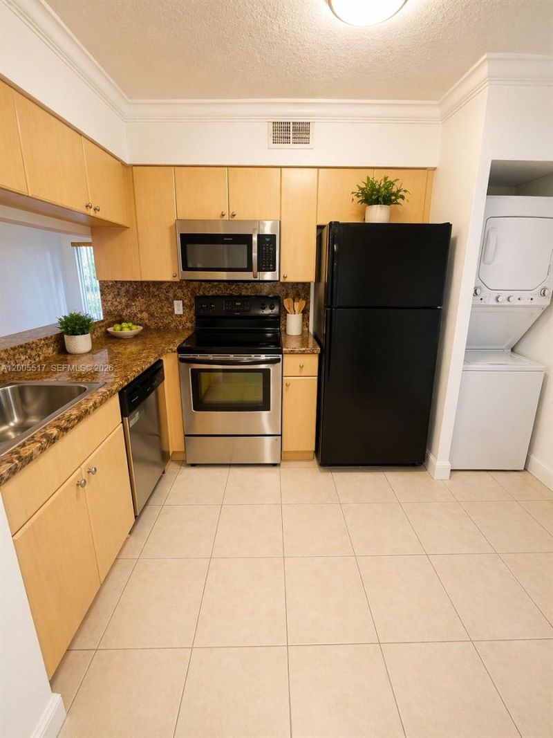 1122 Coral Club Dr, Unit 1122, Coral Springs, FL 33071 Photo