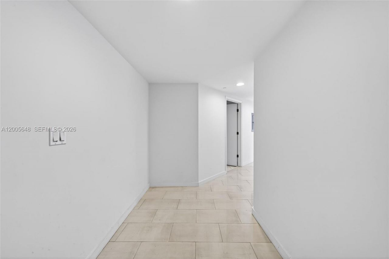 500 Brickell Ave , Unit 501, Miami, FL 33131 Photo