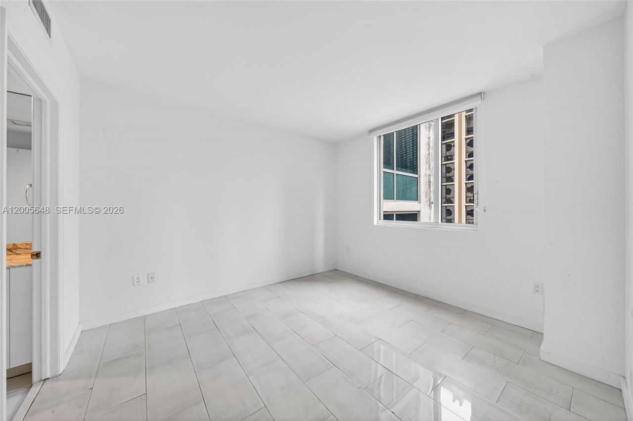 500 Brickell Ave , Unit 501, Miami, FL 33131 Photo
