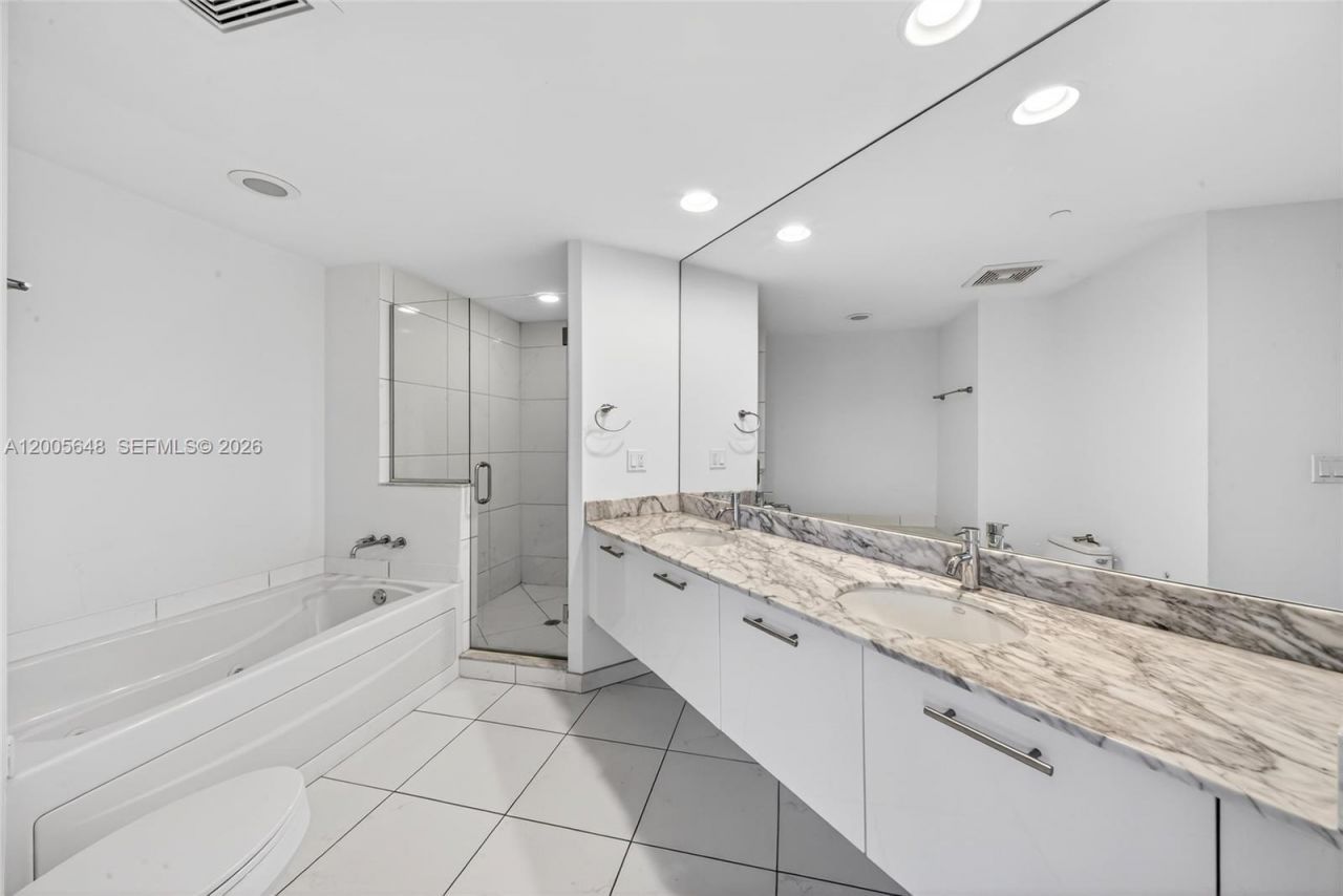 500 Brickell Ave , Unit 501, Miami, FL 33131 Photo