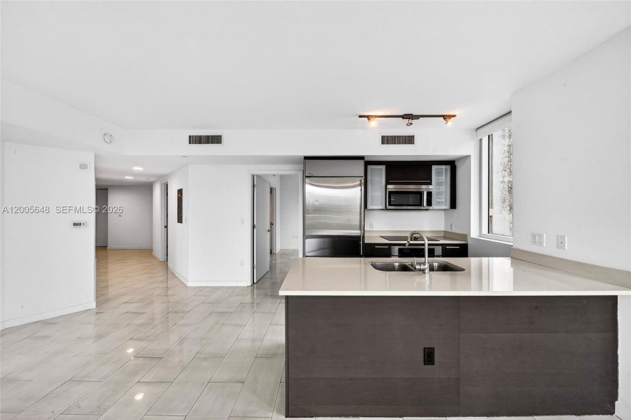 500 Brickell Ave , Unit 501, Miami, FL 33131 Photo