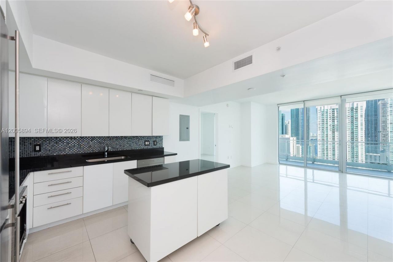 92 SW 3rd St, Unit 4612, Miami, FL 33130 Photo