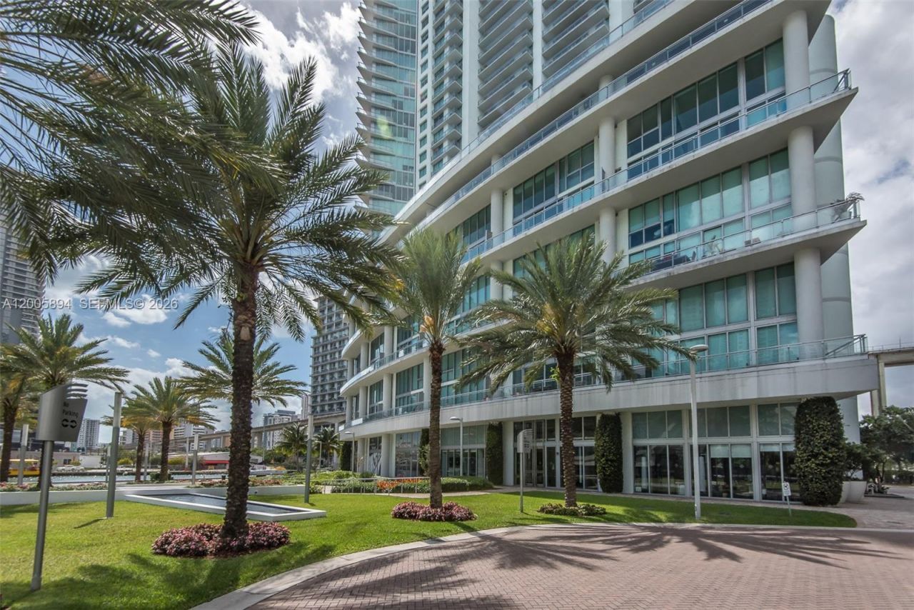92 SW 3rd St, Unit 4612, Miami, FL 33130 Photo