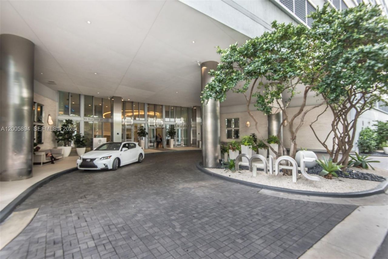 92 SW 3rd St, Unit 4612, Miami, FL 33130 Photo