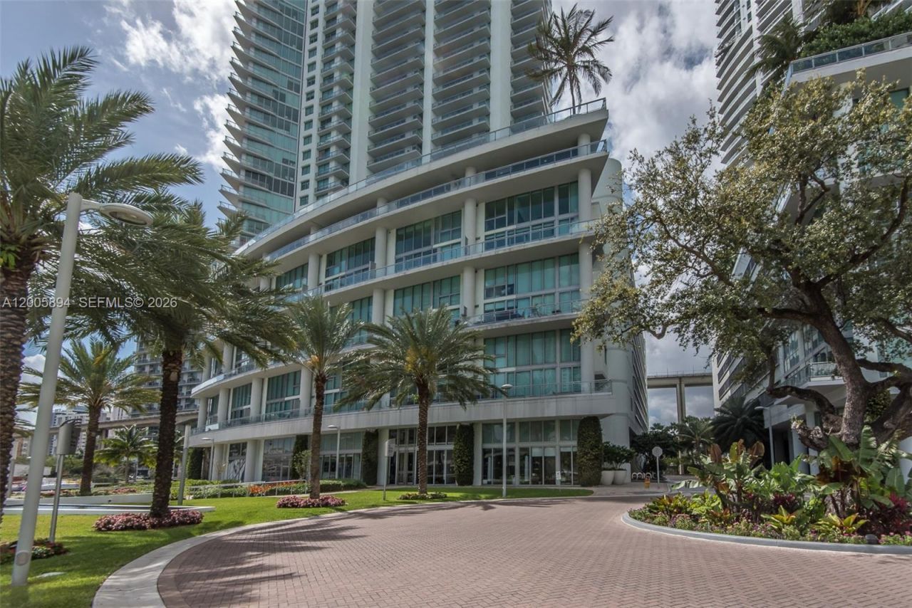 92 SW 3rd St, Unit 4612, Miami, FL 33130 Photo