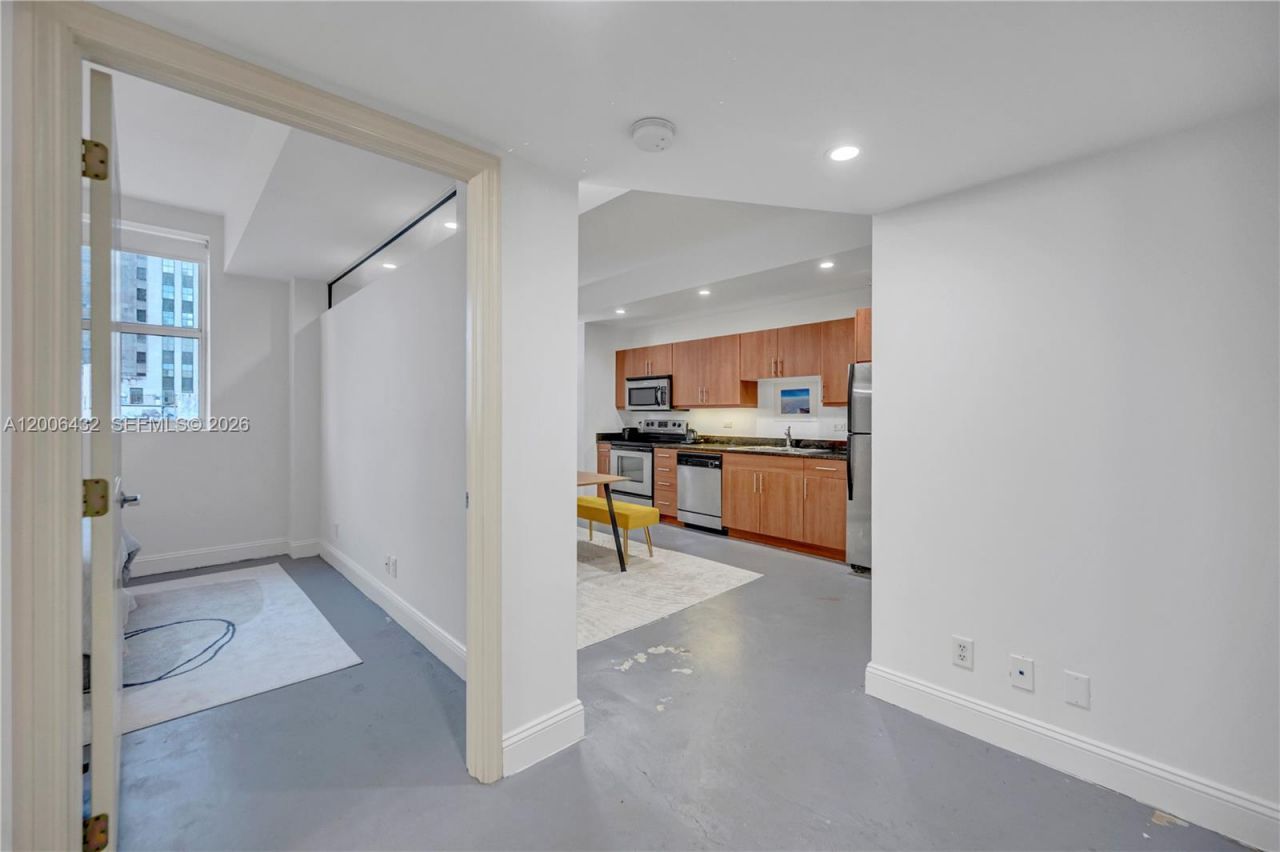 111 E Flagler St , Unit 506, Miami, FL 33131 Photo