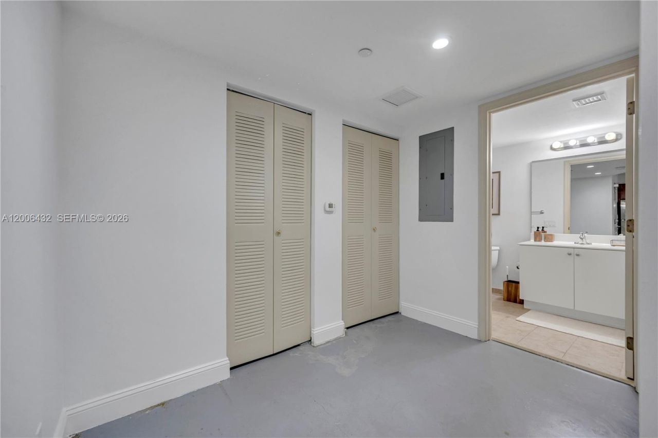 111 E Flagler St , Unit 506, Miami, FL 33131 Photo