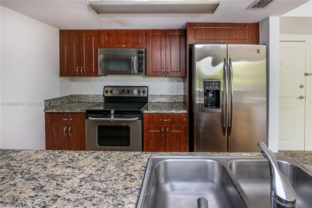 1555 N Treasure Dr, Unit 206, North Bay Village, FL 33141 Photo