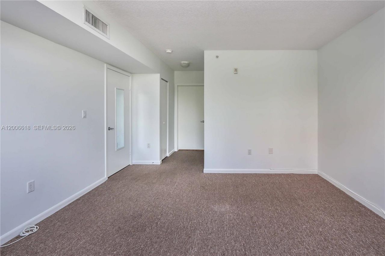 1555 N Treasure Dr, Unit 206, North Bay Village, FL 33141 Photo