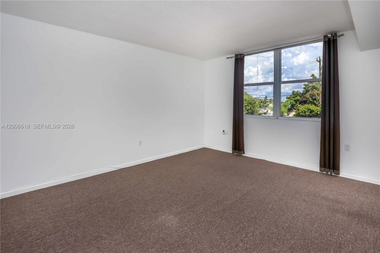 1555 N Treasure Dr, Unit 206, North Bay Village, FL 33141 Photo