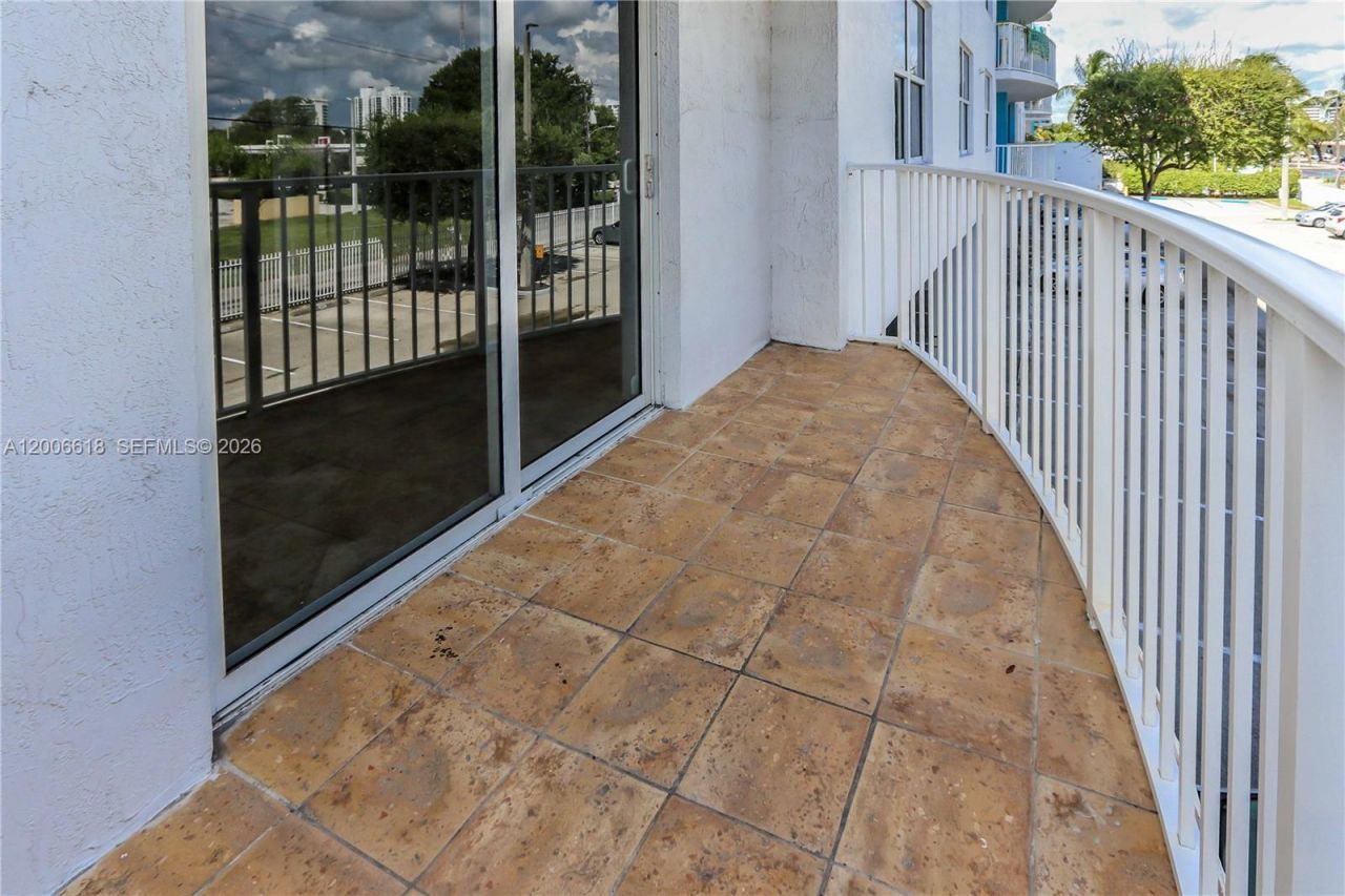 1555 N Treasure Dr, Unit 206, North Bay Village, FL 33141 Photo
