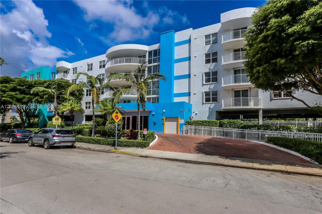 1555 N Treasure Dr, Unit 206, North Bay Village, FL 33141 Photo