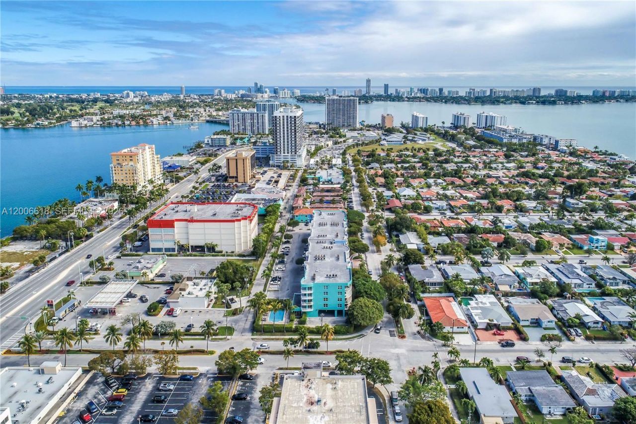 1555 N Treasure Dr, Unit 206, North Bay Village, FL 33141 Photo