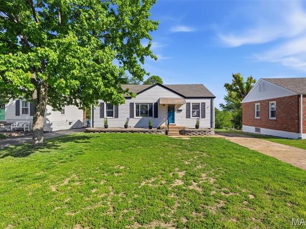 9233 Southview Lane, St Louis, MO 63123