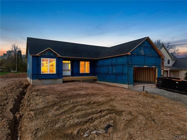 109 Brantford , Syracuse, NY 13209