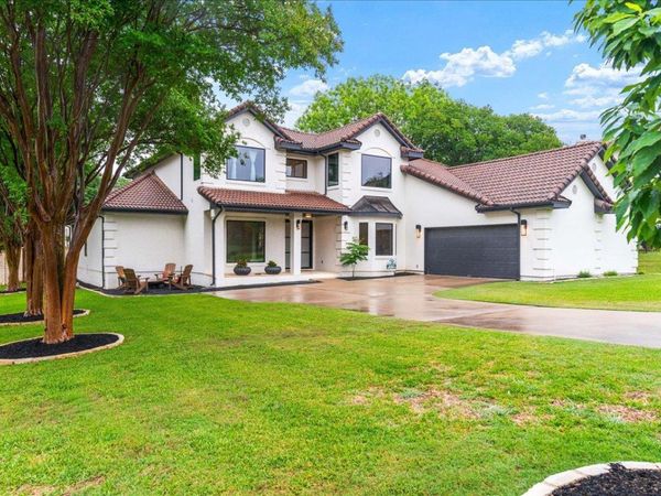 28 Lost Meadow TRL , The Hills, TX 78738