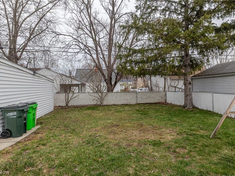 26901 Farringdon Avenue , Euclid, OH 44132 Photo 26