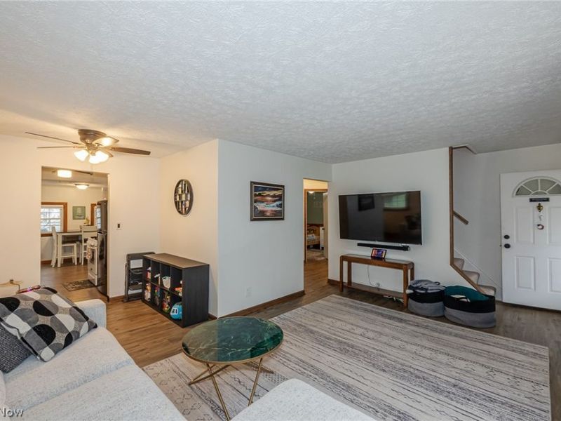 26901 Farringdon Avenue , Euclid, OH 44132 Photo 5