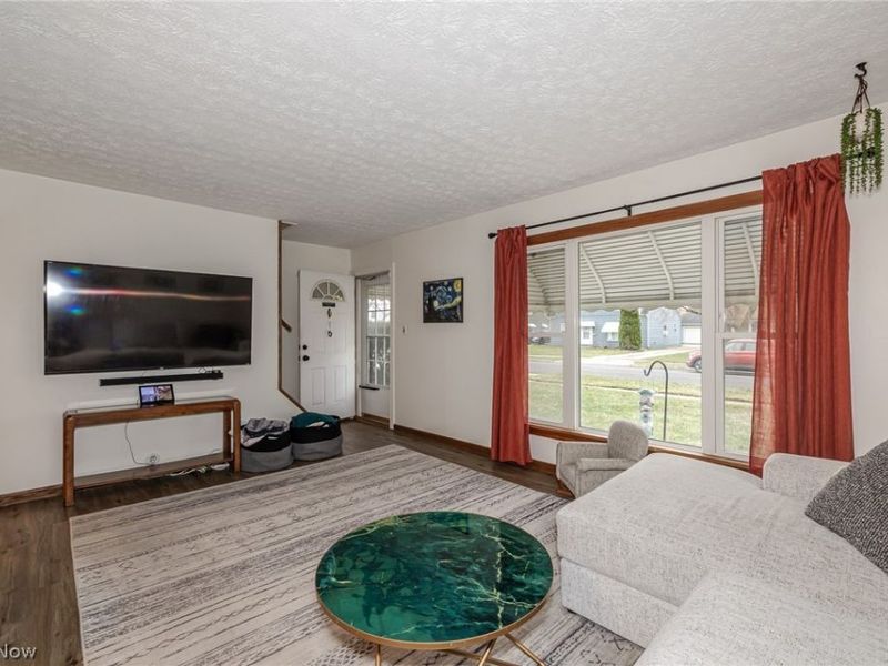 26901 Farringdon Avenue , Euclid, OH 44132 Photo 6