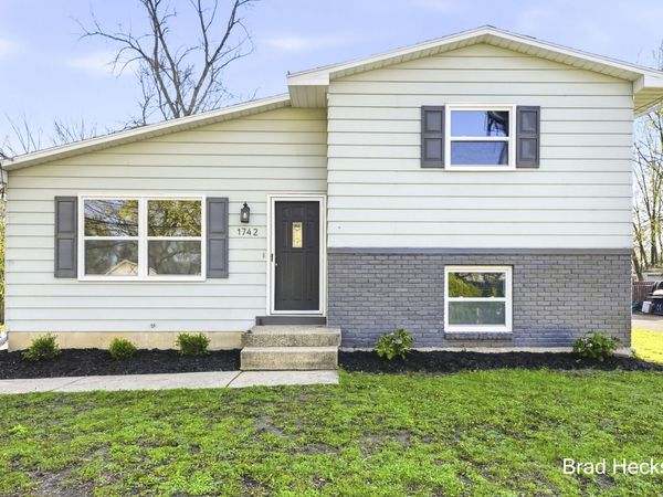 1742 Woodlawn Avenue SE, Grand Rapids, MI 49506