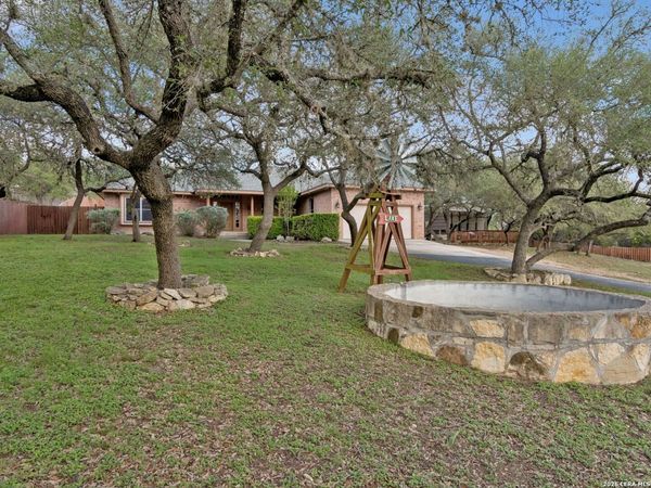 1090 Grand Pass, Canyon Lake, TX 78133