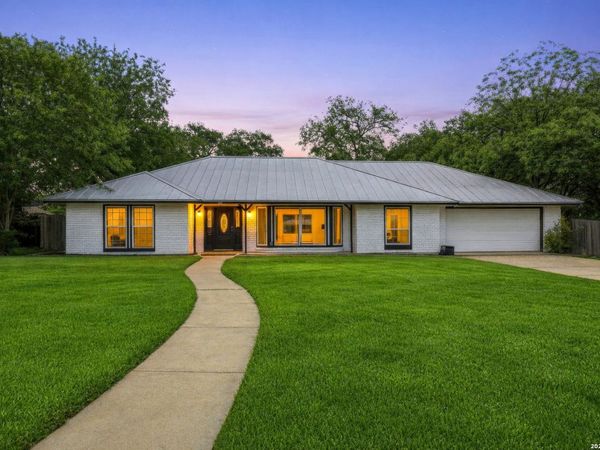 100 Northcrest, Castle Hills, TX 78213