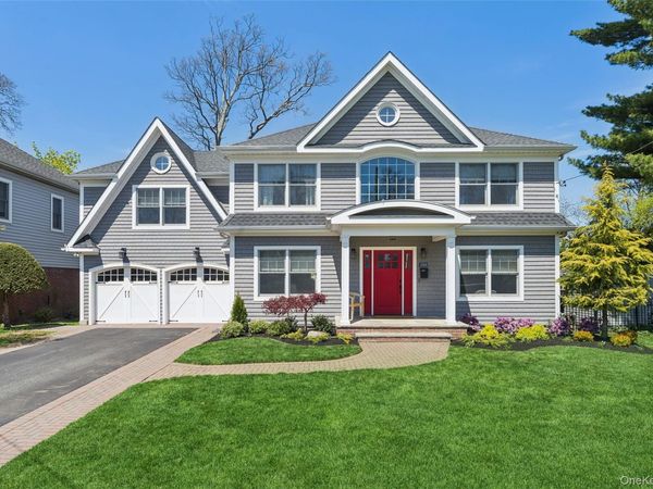 1989 Carman Court , Merrick, NY 11566