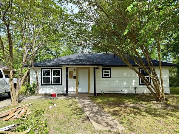 1114 Blackburn Street , Commerce, TX 75428