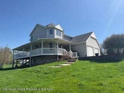 2092 Arch Road Eaton Rapids, MI 48827