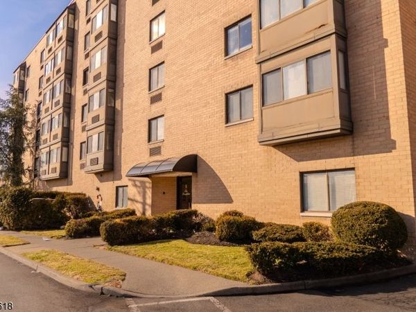 5 Linden St, Unit 2H, Hackensack, NJ 07601