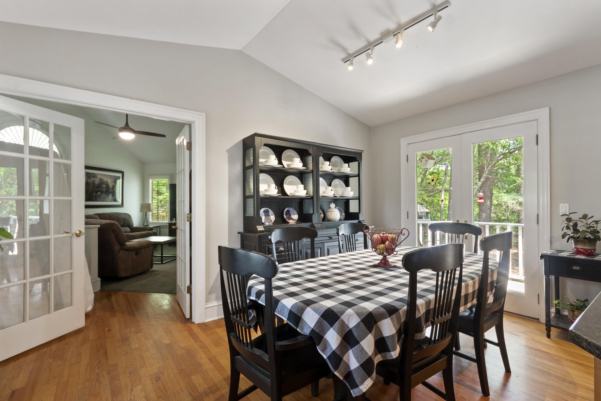 2595 Bohicket Drive Photo 12