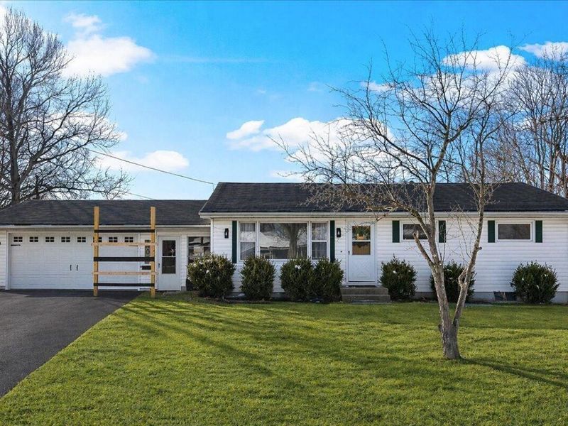 201 Laverne Drive , Newark, OH 43055 Photo 2