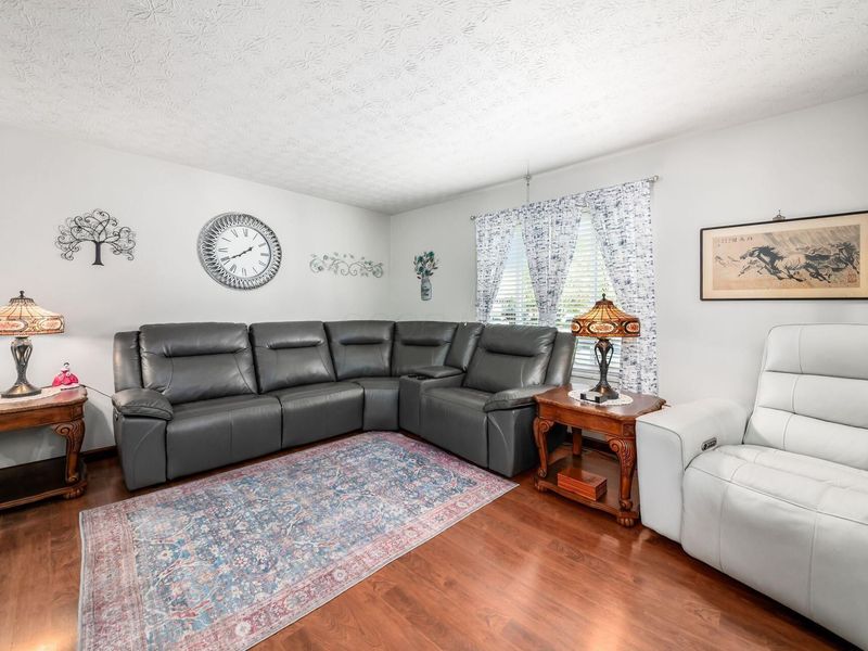 963 Hunt Valley Drive, Reynoldsburg, OH 43068 Photo 5