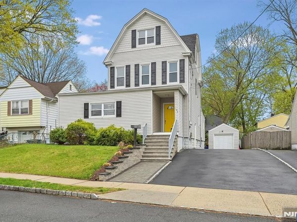 135 Cresskill Avenue, DUMONT, NJ 07628