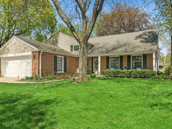 106 W Pickwick Road , Arlington Heights, IL 60005